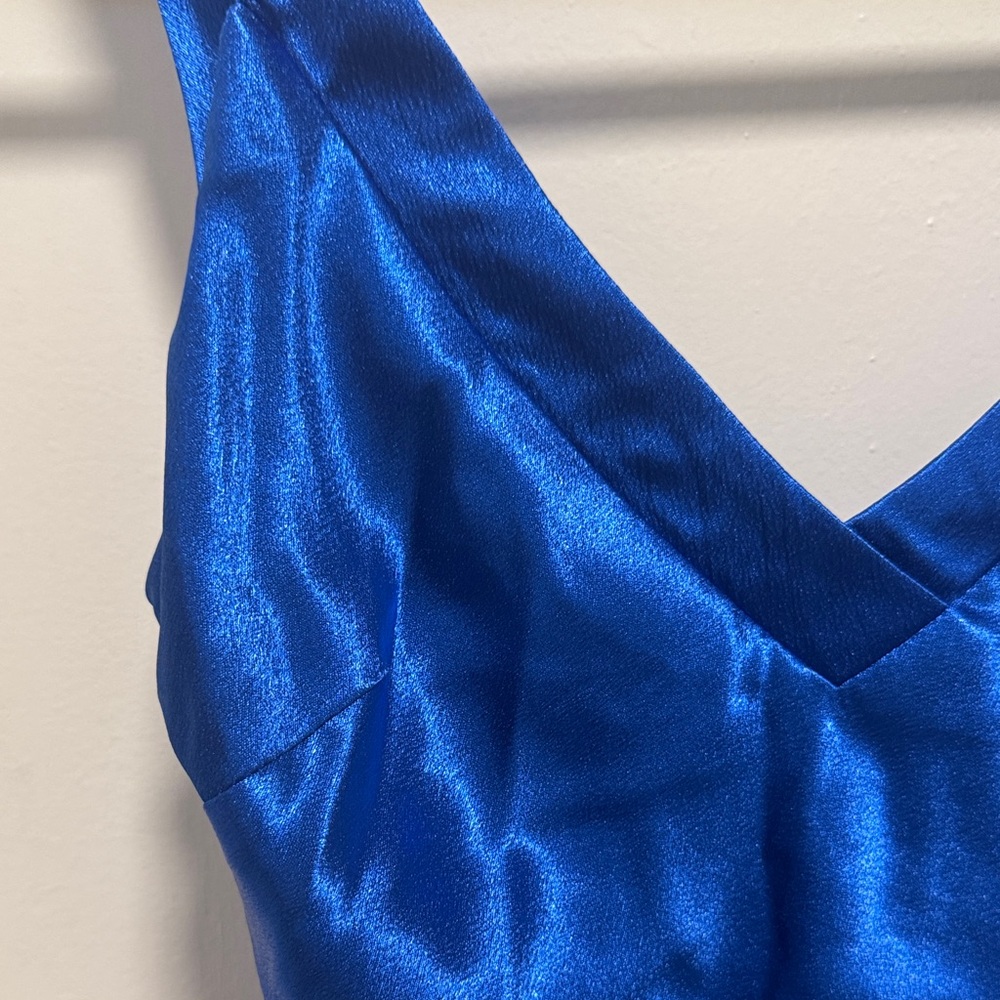 STUNNING HOLIDAY DRESS Lulu's Vibrant Blue Satin Gown - Picture 4 of 9